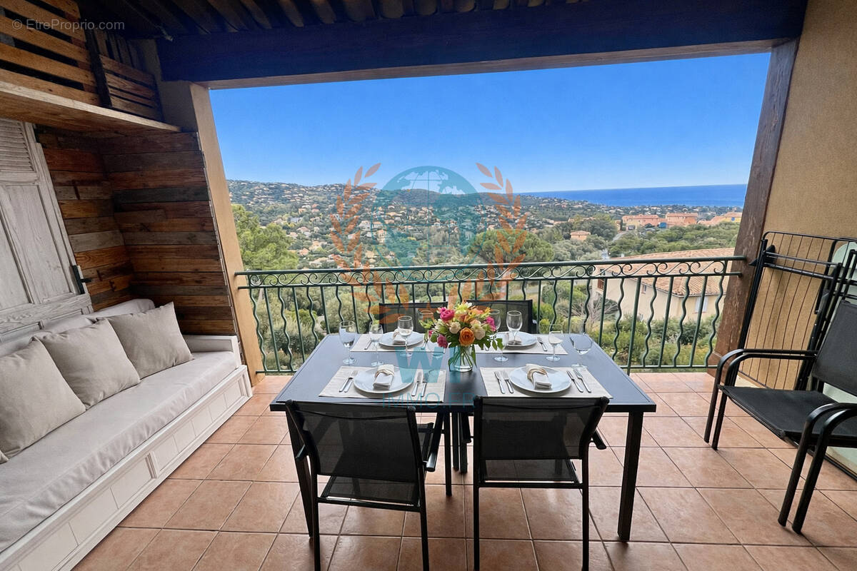 Appartement à ROQUEBRUNE-SUR-ARGENS