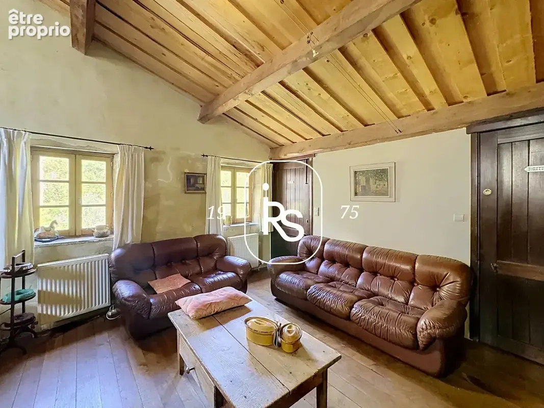 Propriété de charme de deux maisons avec piscine et un total de 2,53 ha de terrain naturel. - photo 20