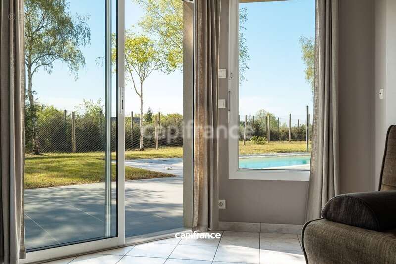 Maison à MONCE-EN-BELIN