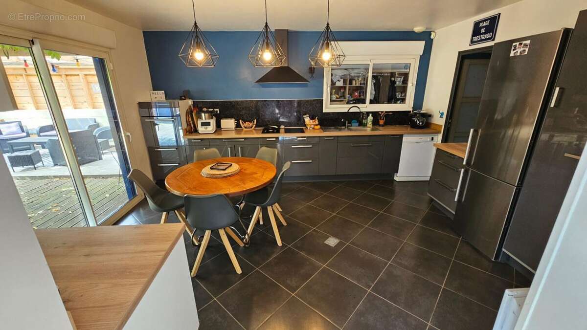 Houdan 3 mn / Maison familiale ossature bois de 195 m2 avec dépendances et piscine - photo 8