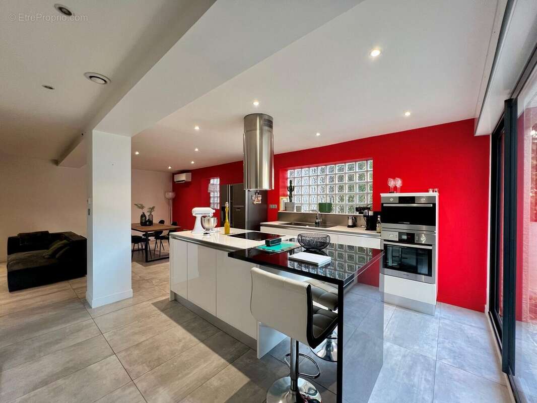 Maison à PONT-DE-CHERUY