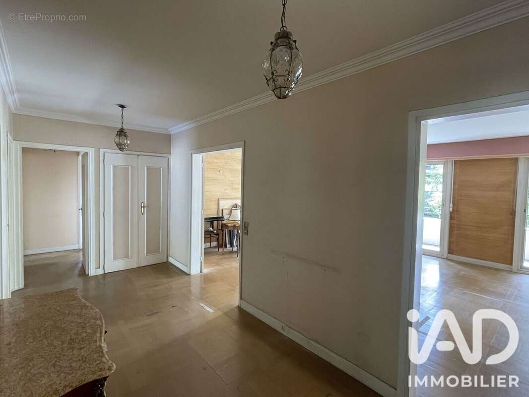 Appartement 146 m² à Ville-D'avray  - photo 2