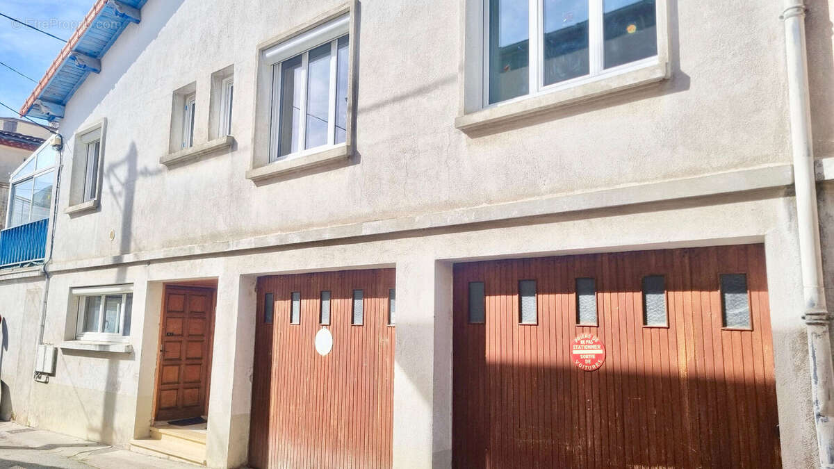 PONT-DU-CHÂTEAU / Centre bourg immeuble de rapport à vendre, belle opportunité ! - photo 2