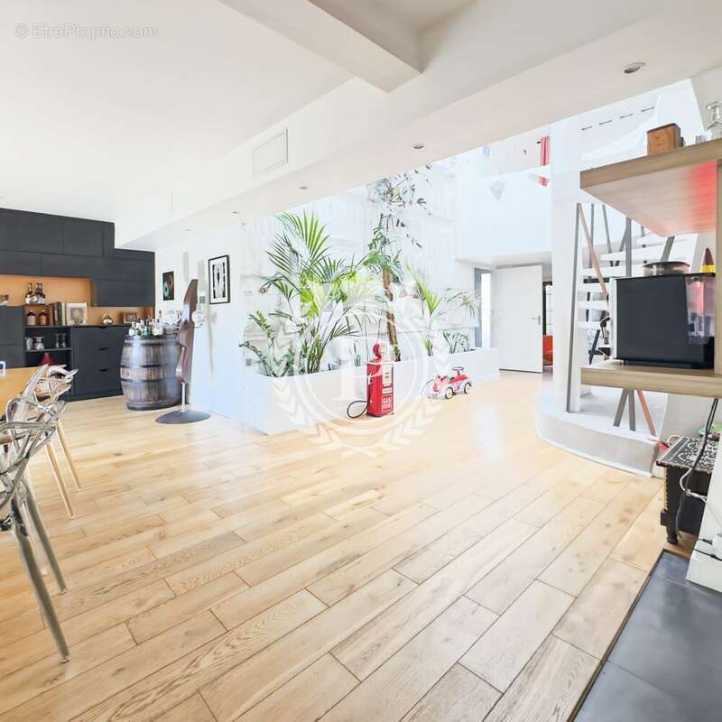 Maison à L'HAY-LES-ROSES