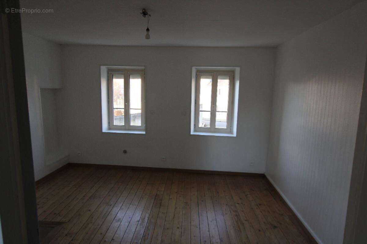 Maison à LIZY-SUR-OURCQ