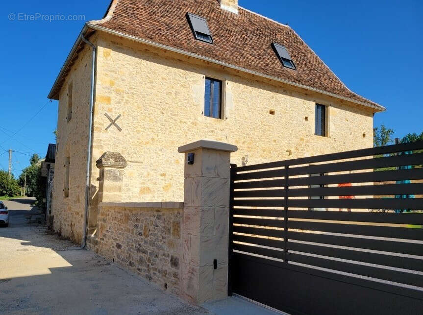 Maison à SAINT-MARTIAL-DE-NABIRAT