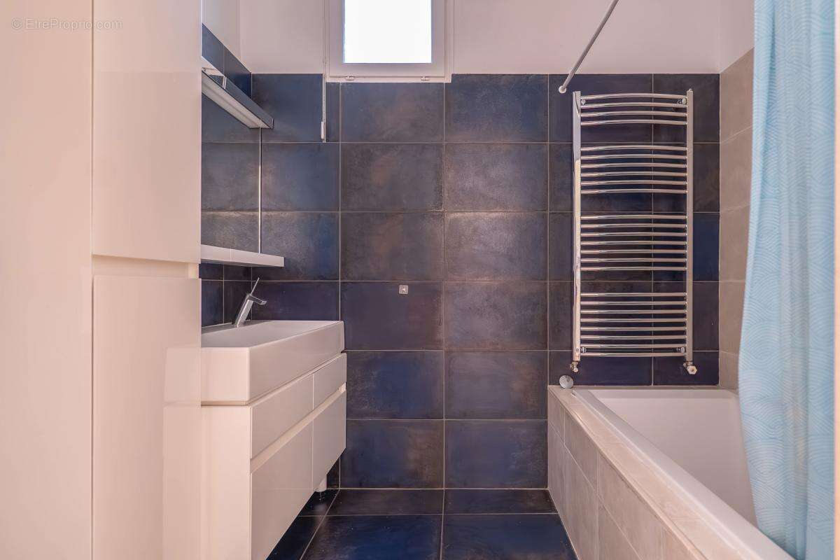 Appartement à PARIS-1E