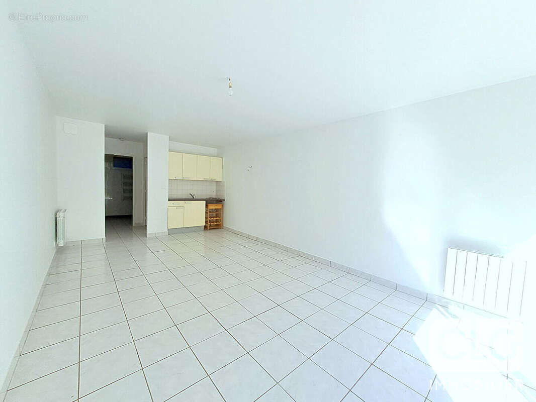 Appartement à COMBRIT