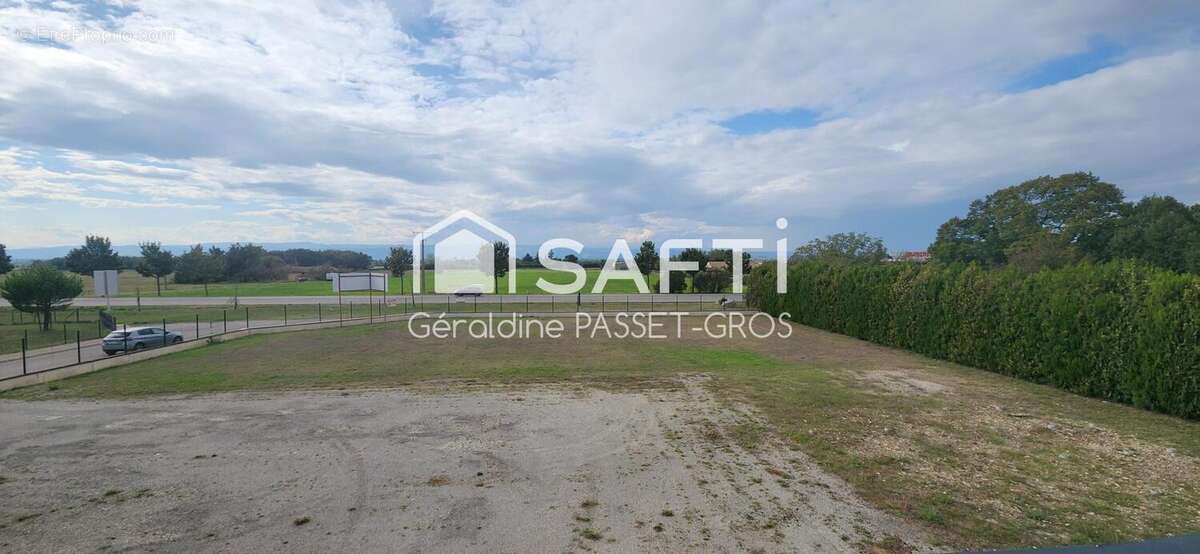 Photo 2 - Commerce à MONTELIER