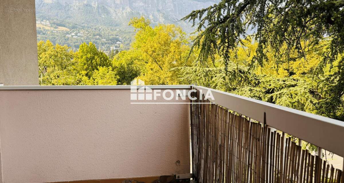 Appartement à MEYLAN