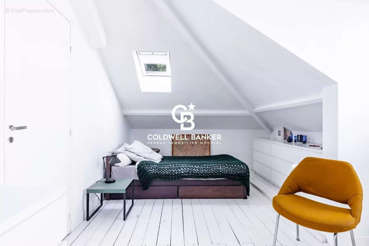 Maison à MARNES-LA-COQUETTE