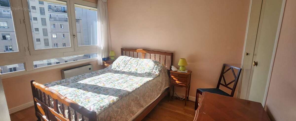 Appartement à PARIS-19E