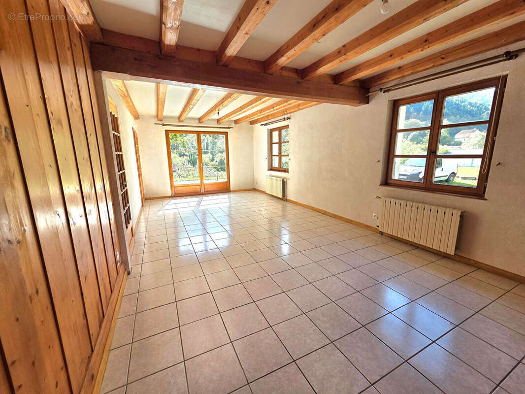 Maison 9 pieces 206m² sur 13.91 ares 299000 euros - photo 5