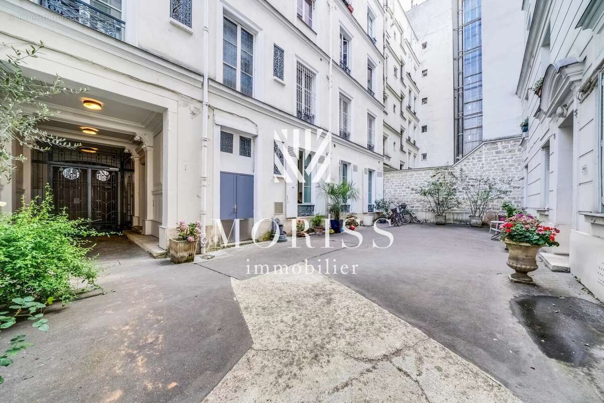 Appartement à PARIS-17E
