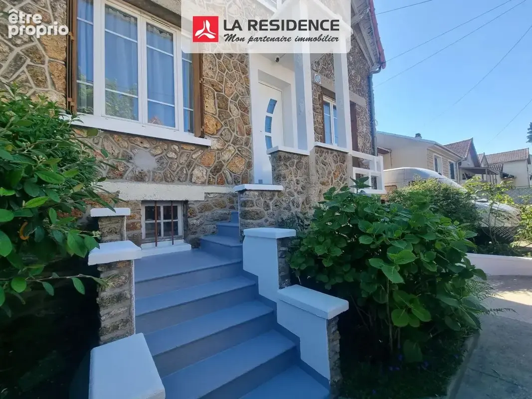 Photo Maison à Stains au prix de 320 000€