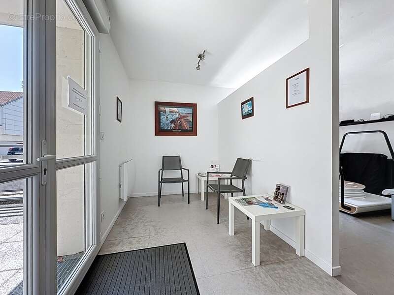 Commerce à SAINT-CYR-SUR-LOIRE