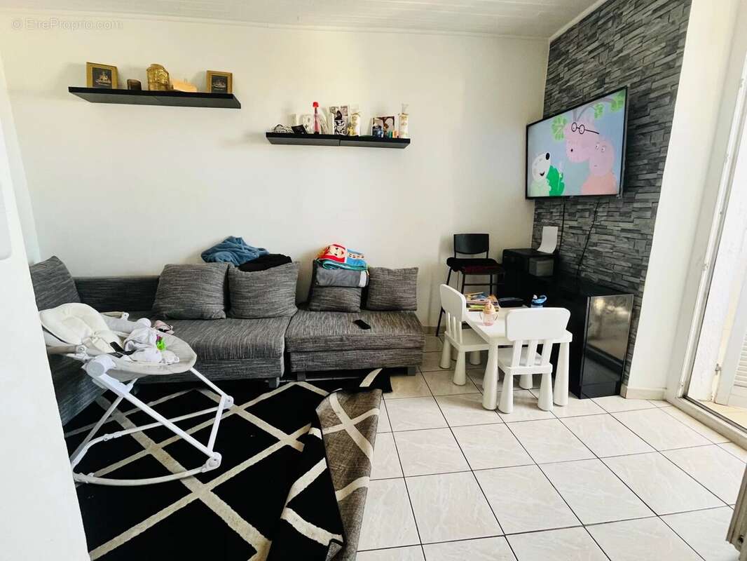 Appartement à MARSEILLE-3E