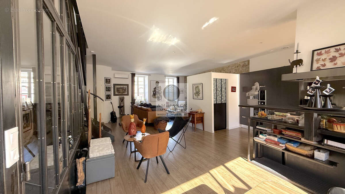 Appartement à TOURNON-SUR-RHONE