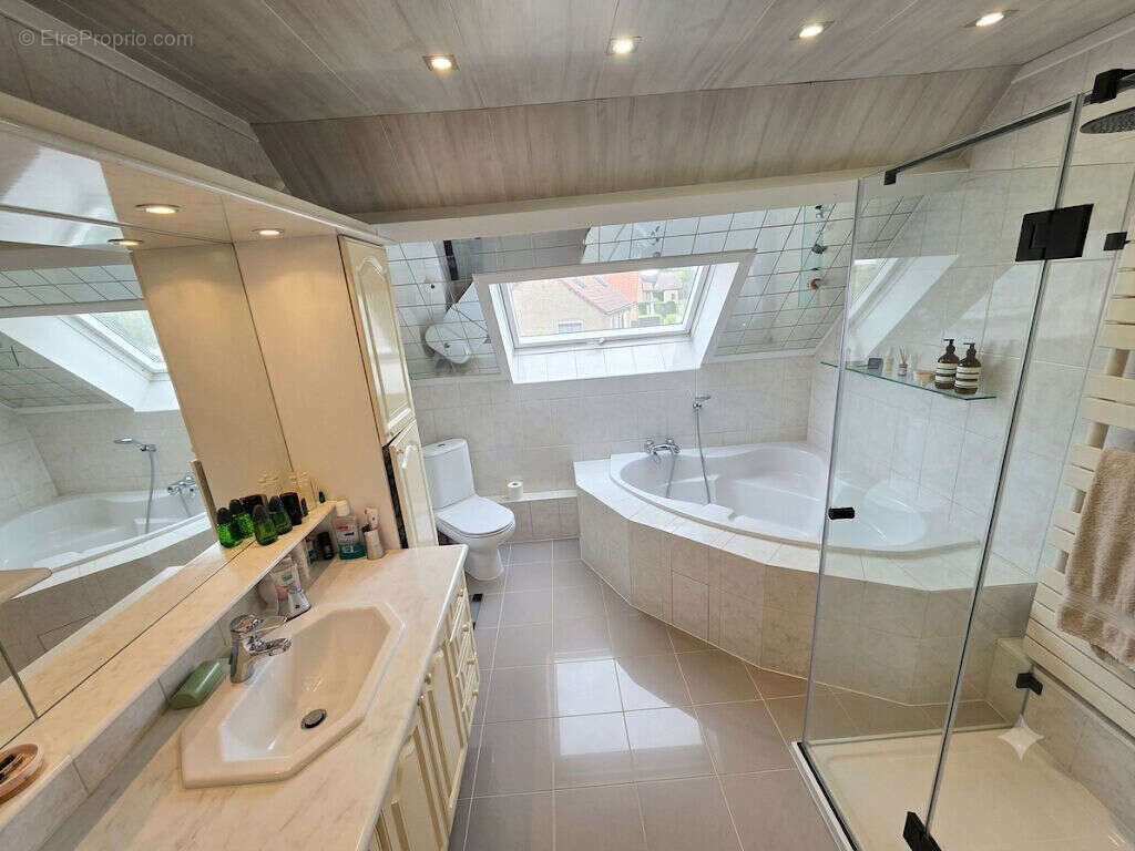 "Marie Laurencin"  Villepinte : Pavillon ( F6) avec très bon confort de 136 m² Habitable - photo 3