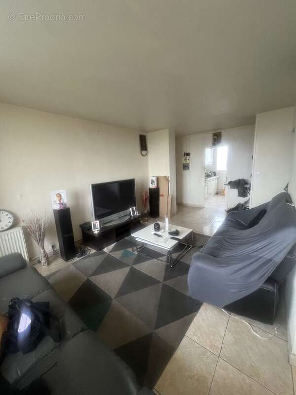 salon - Appartement à VITRY-SUR-SEINE