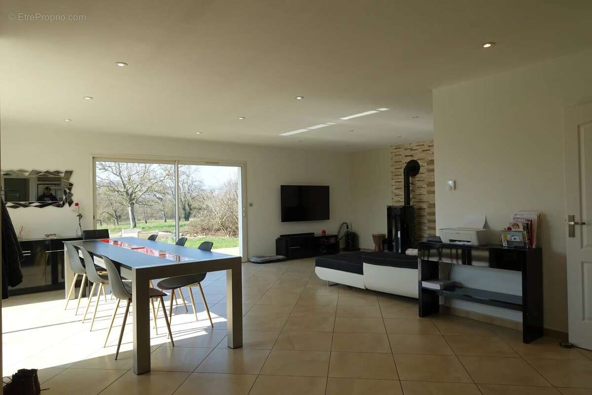 Maison à CORCELLES-EN-BEAUJOLAIS