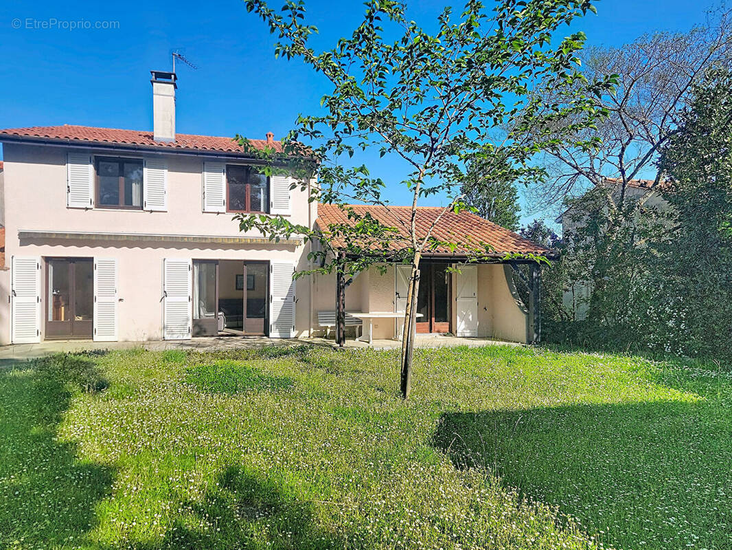 Maison à BLANQUEFORT