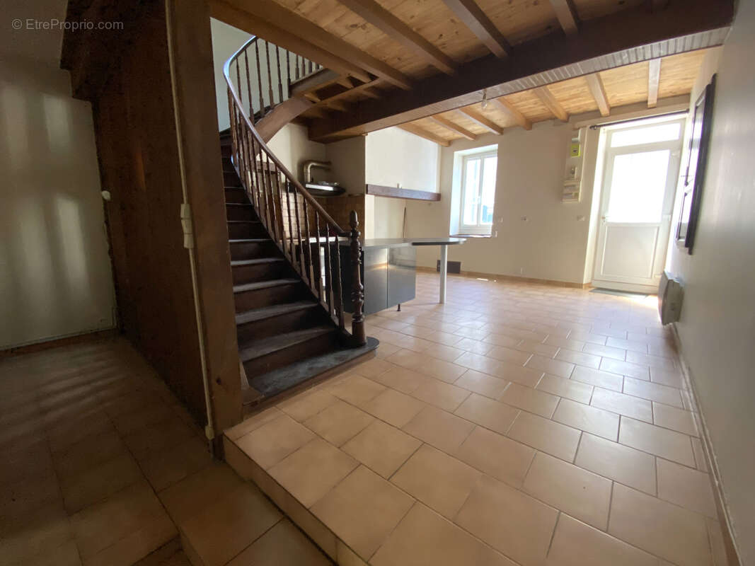 Maison à MONEIN