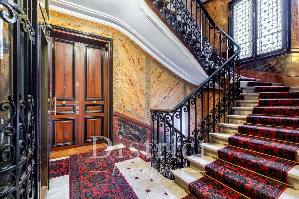 Appartement à PARIS-7E