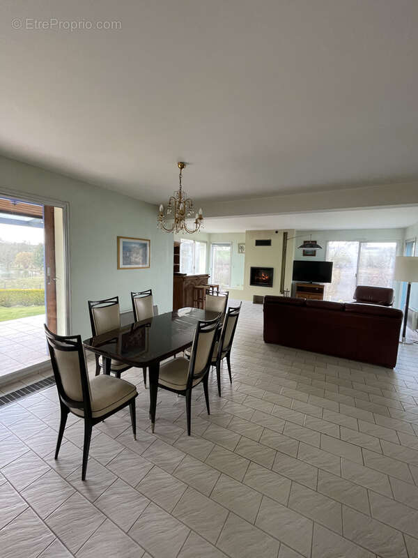 Maison à LES HAUTS-DE-CHEE