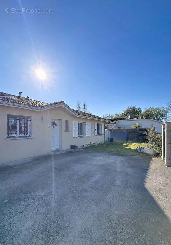 Maison à PARENTIS-EN-BORN