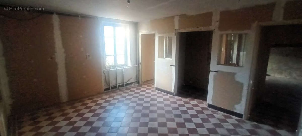 Maison à CHAVANOZ
