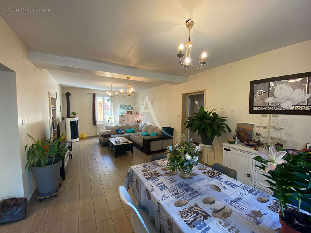 Maison à SAINT-JUERY