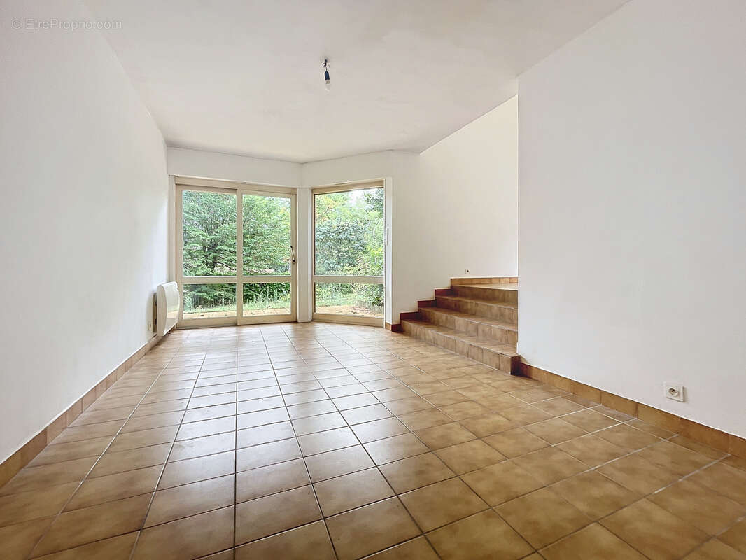 Maison à SAINT-GENIS-LAVAL