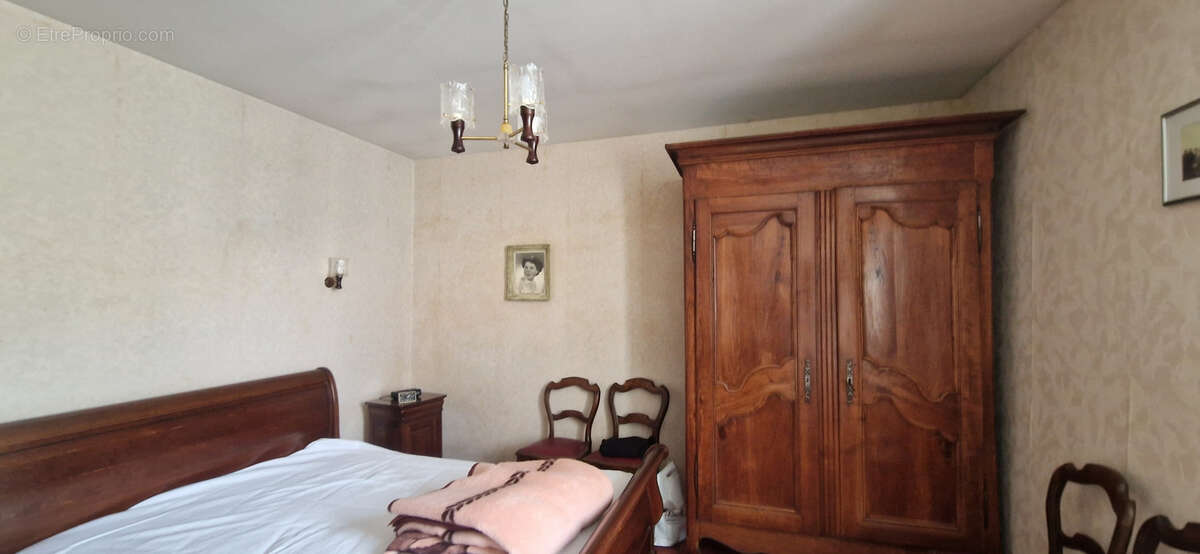 Corps de ferme sur 1,8 hectares ! - photo 8