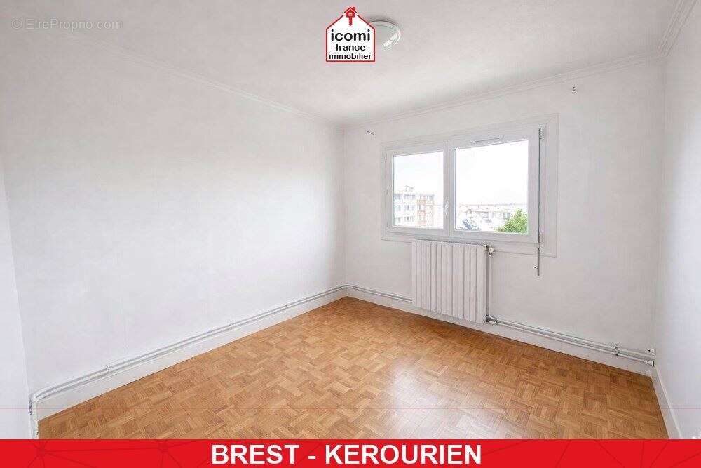Finistere - brest (29200) - a vendre - appartement 78 m² - 3 chambres - balcon - cave - ascenseur - chaudiere gaz de ville de  2 - photo 8