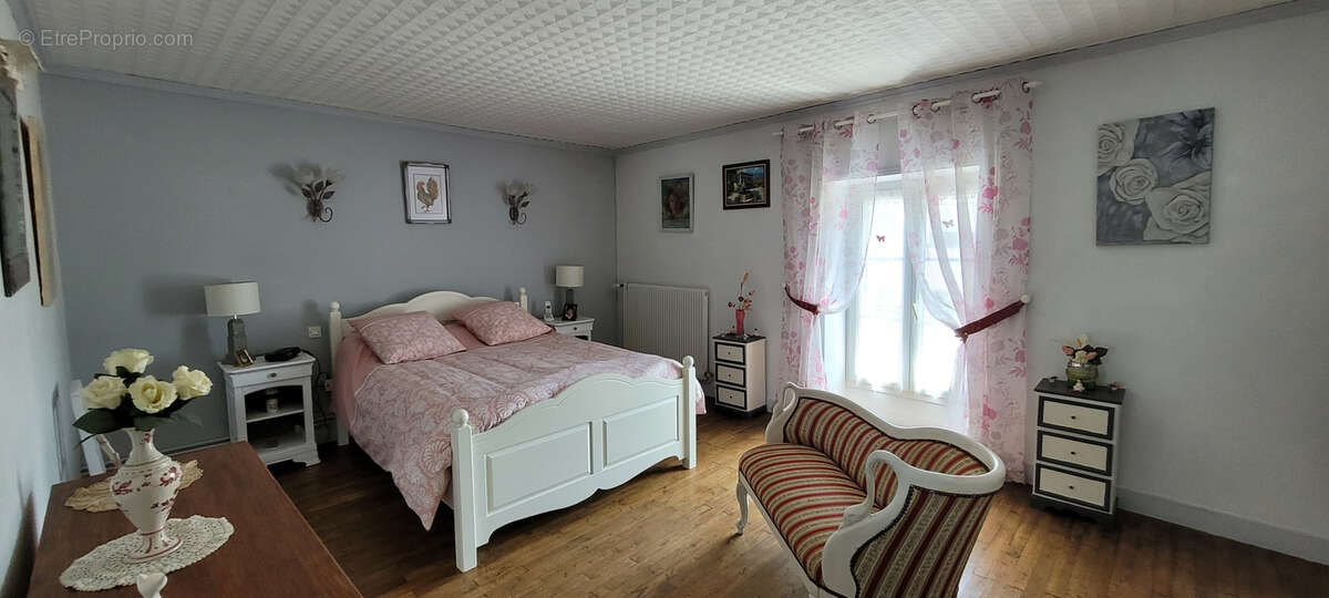 Maison à CHAMPIGNY-SUR-VEUDE