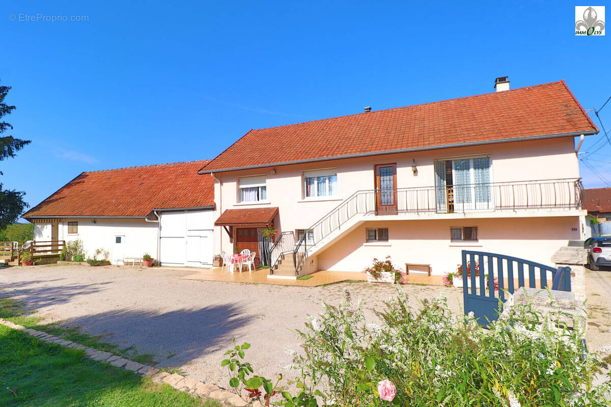 Maison à NAVILLY