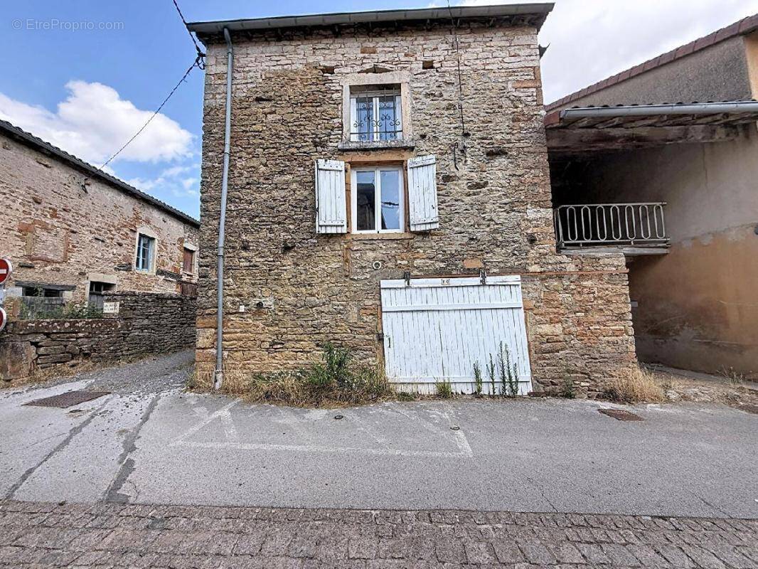 Maison à AZE