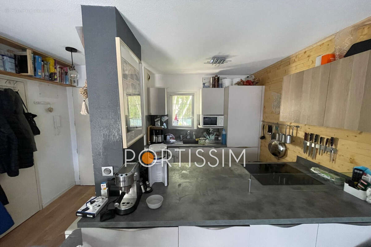 Appartement à SAINT-LAURENT-DU-VAR