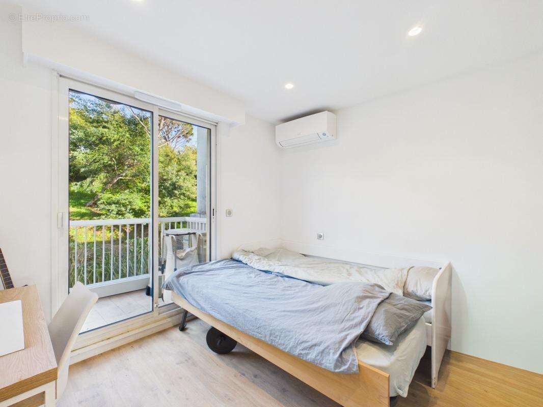 Appartement à MANDELIEU-LA-NAPOULE