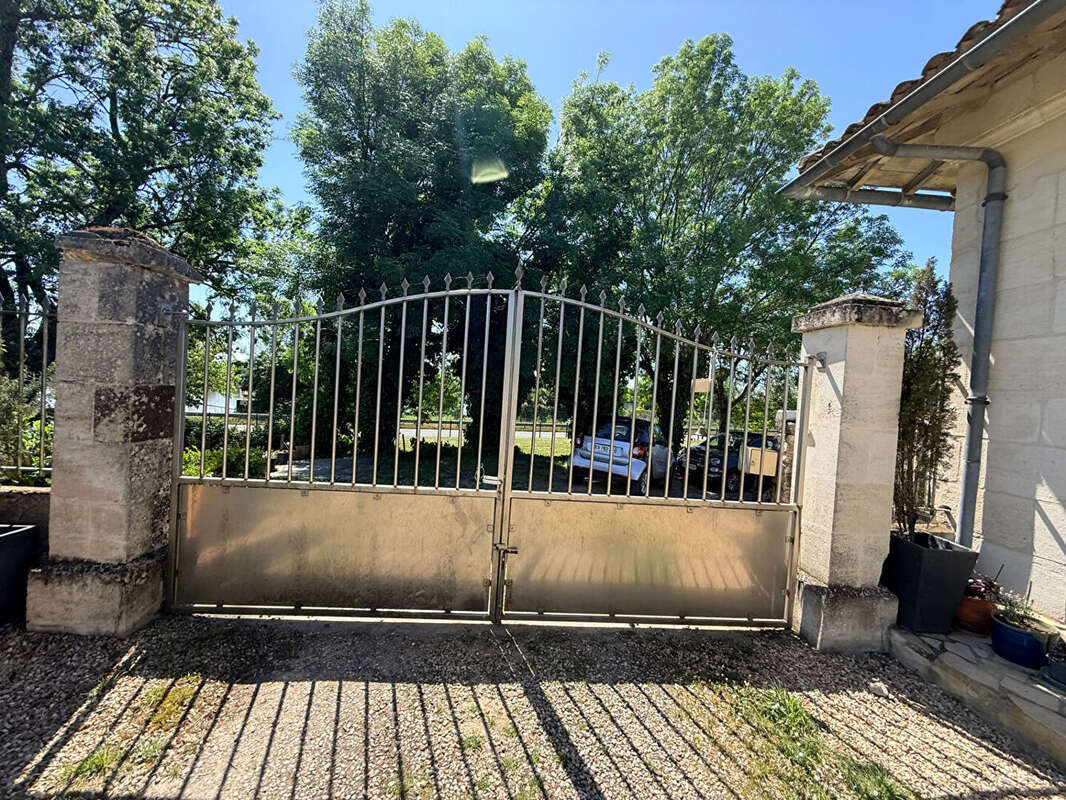 Maison à FRONSAC