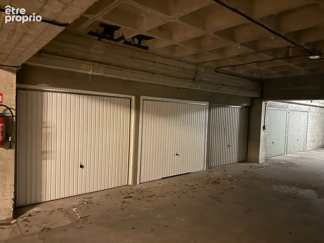 Parking à ELANCOURT