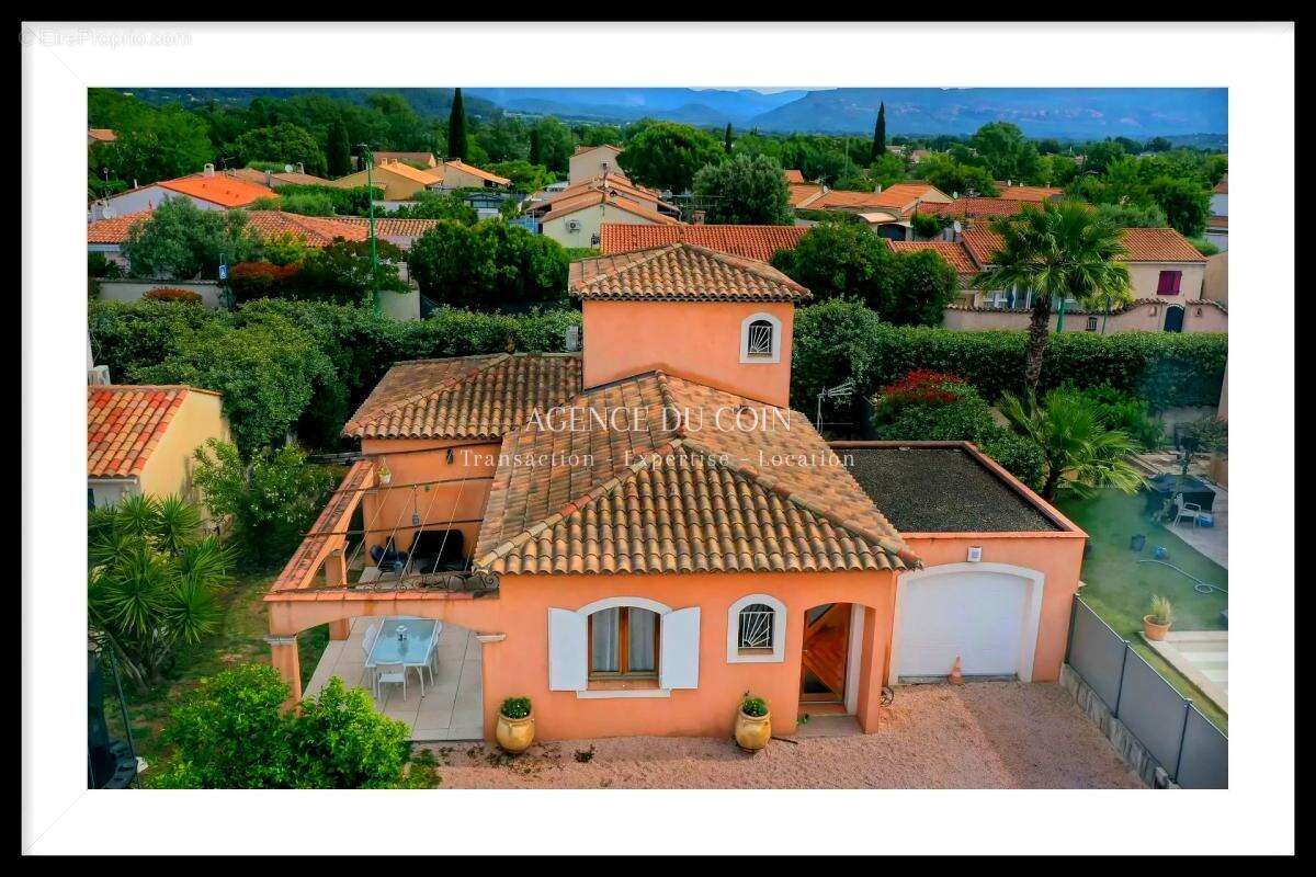 Maison à LE MUY