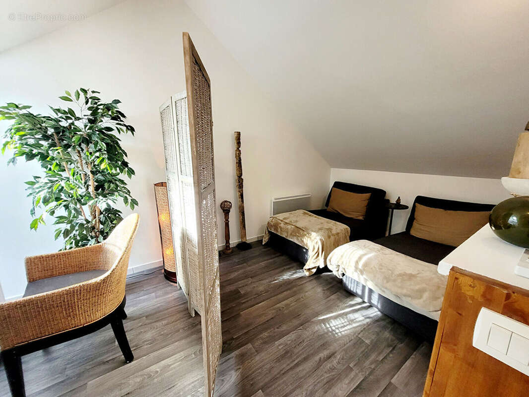 Commerce à MONTBONNOT-SAINT-MARTIN