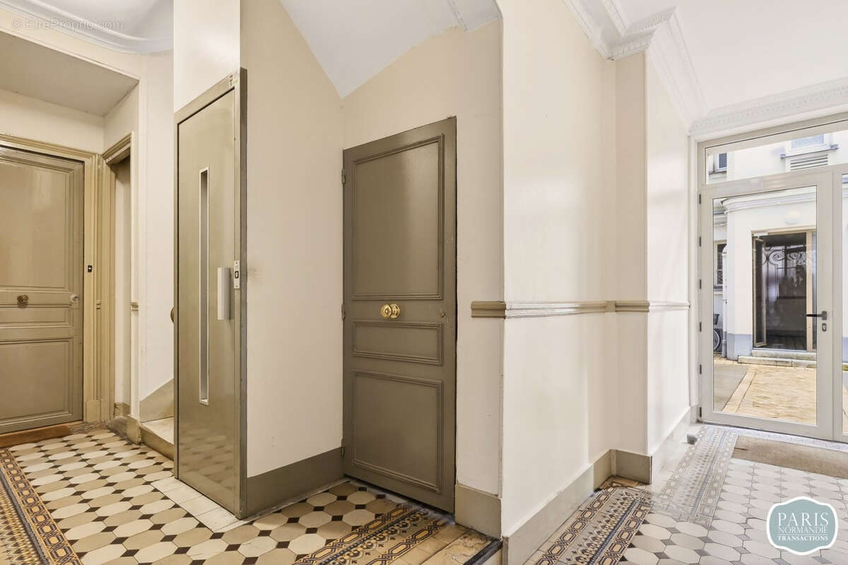 Appartement à PARIS-15E