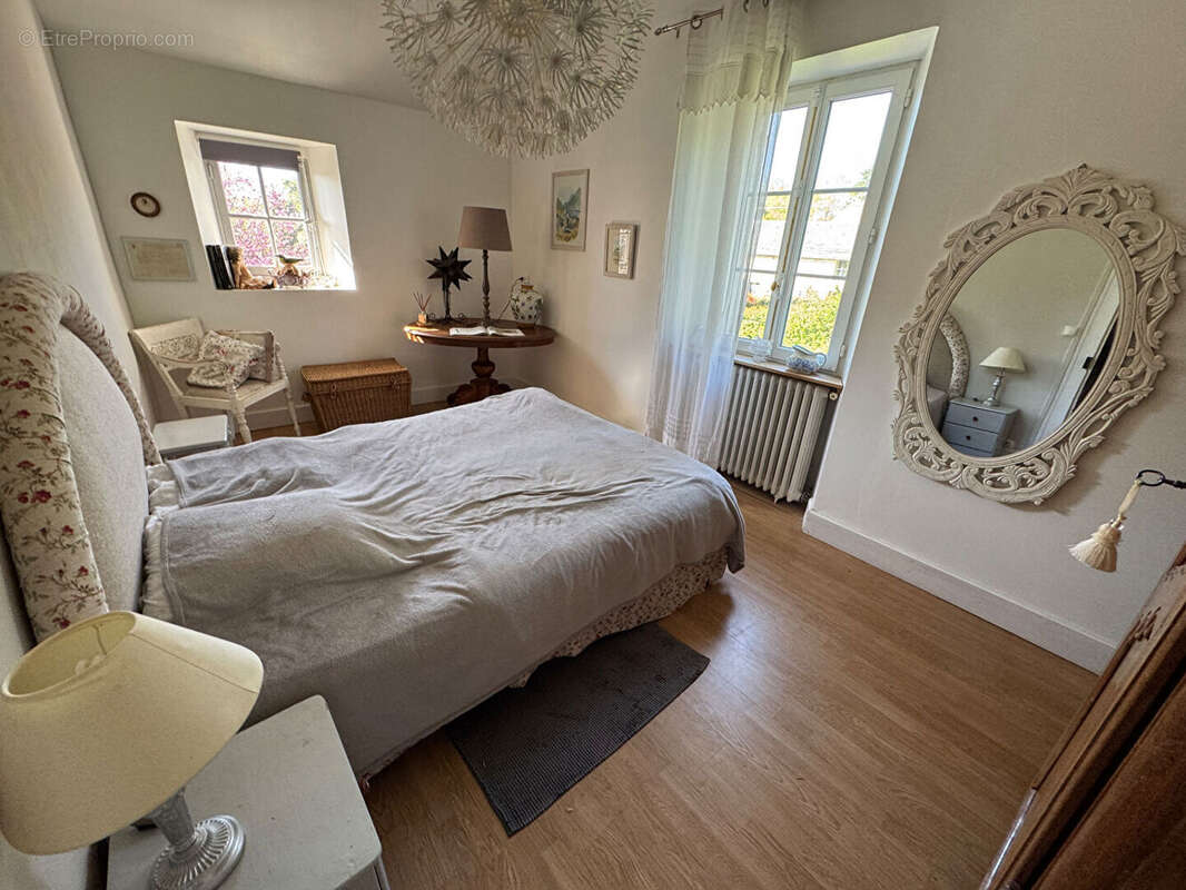 Charmante  maison ancienne ,bel environnement et petite dépendance 5' MONTFORT L AMAURY  5 pièces 130 m2 - photo 7