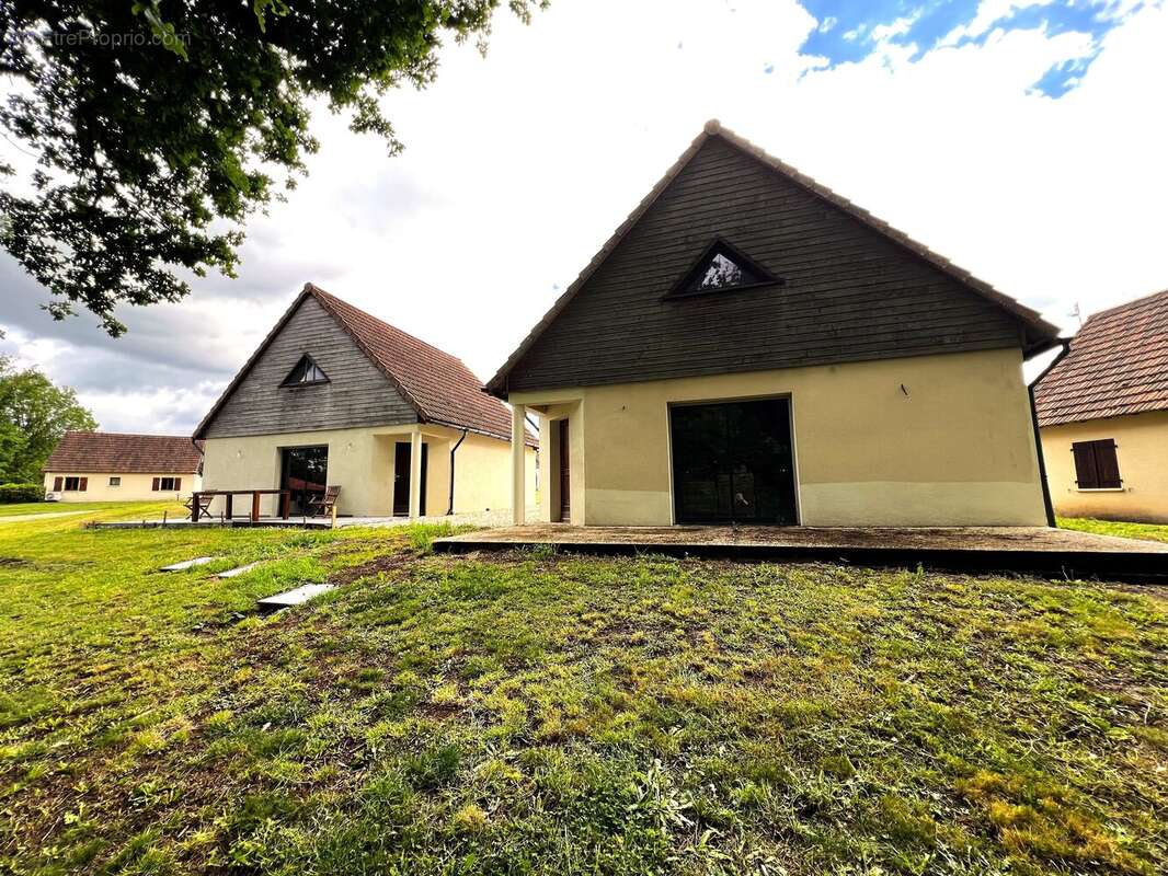 Maison à LACAPELLE-MARIVAL