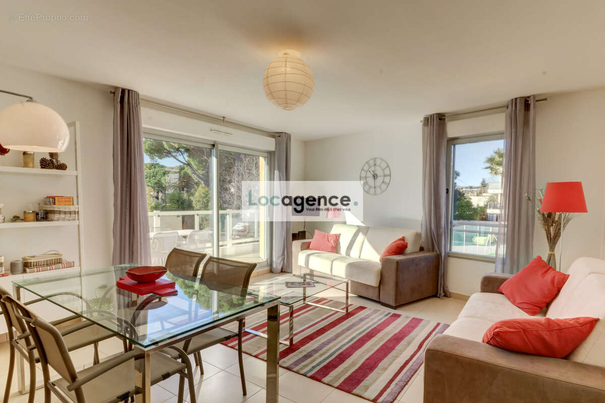 Appartement à MANDELIEU-LA-NAPOULE