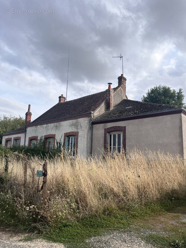 Maison à GENOUILLY