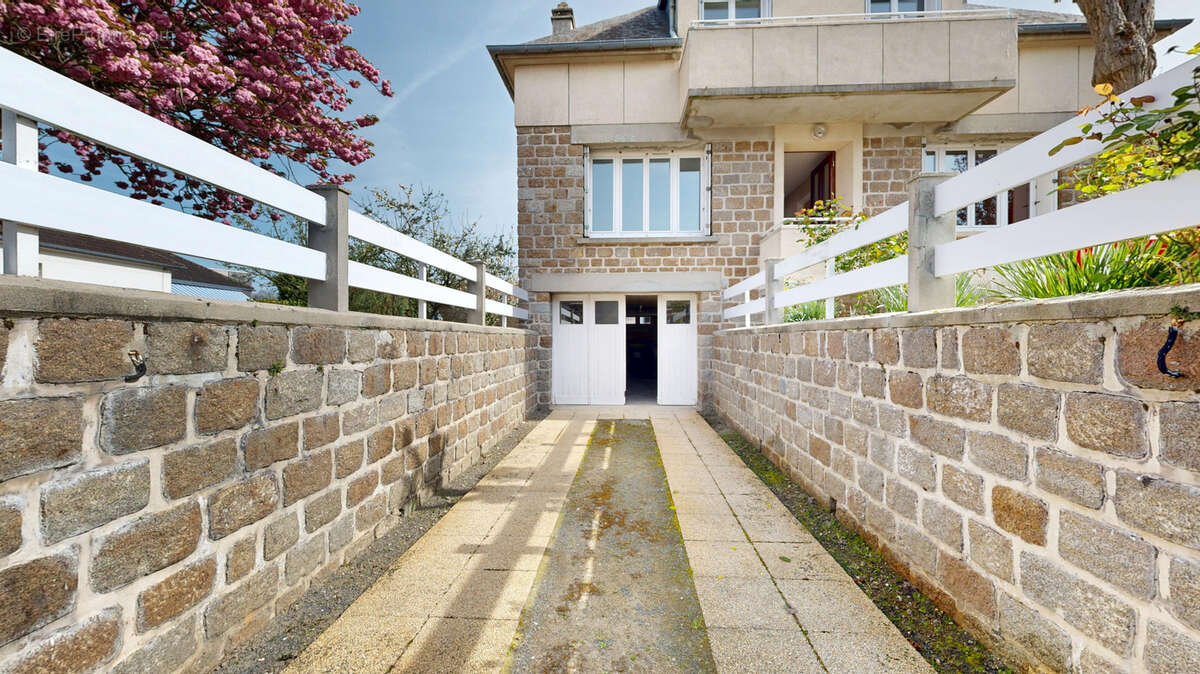 Maison à TORIGNI-SUR-VIRE